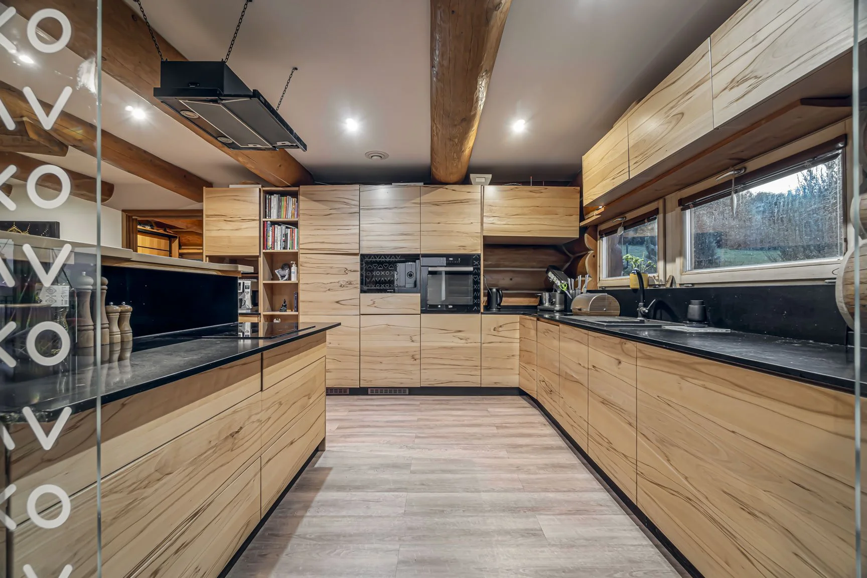 Log House kitchen — Spišské Podhradie